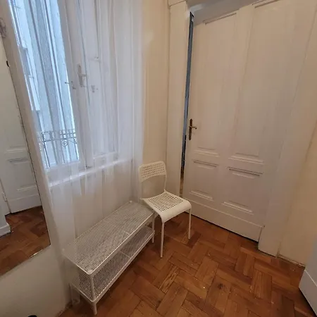 Vac1 Spacious Flat Near Market & Danube River Lägenhet